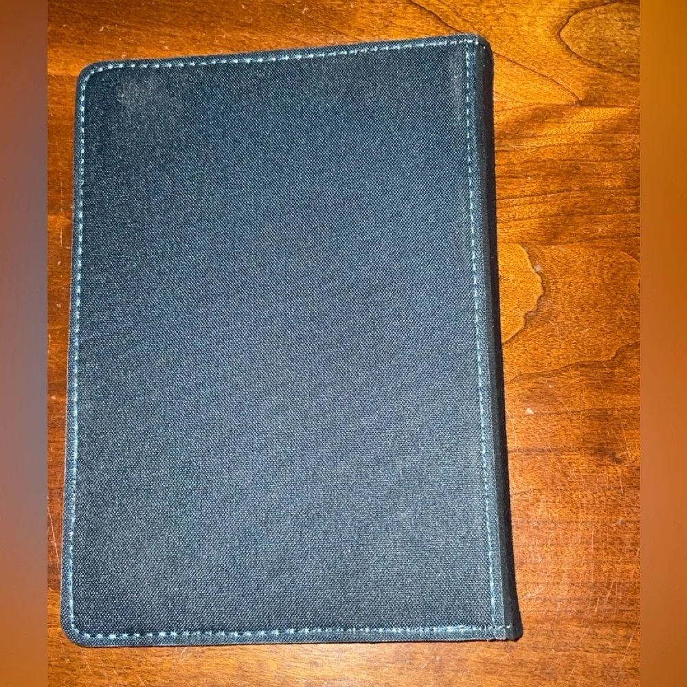 Caseable Tablet case cover 7” with peacock feather motif. Excellent pre used